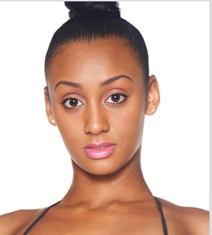 
Arianna Floyd Height, Weight, Net Worth, Age, Birthday, Wikipedia, Who, Nationality, Biography 