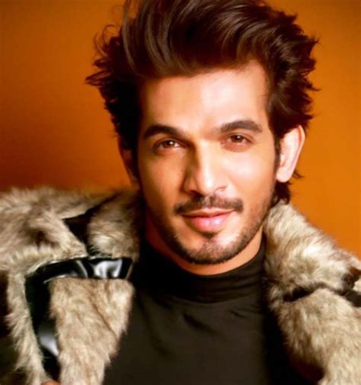 
Arjun Bijlani Height, Weight, Net Worth, Age, Birthday, Wikipedia, Who, Nationality, Biography 