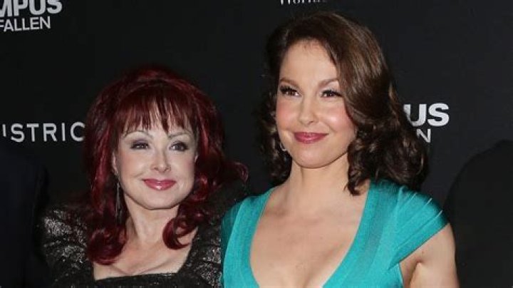 
Ashley Judd Makes Heartbreaking Call for Privacy Law Reform After Mom Naomi Judd’s Death Investigation 
