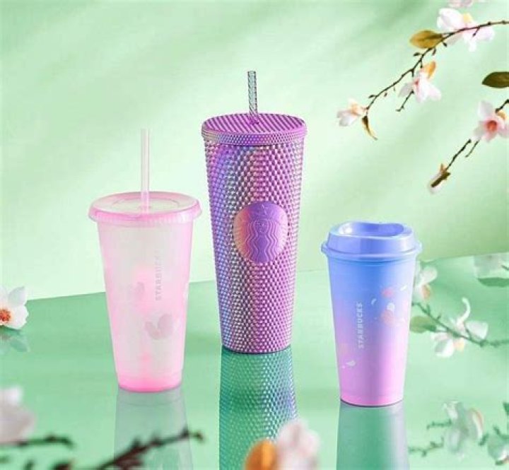 “Better Carat representation than Pledis”: SEVENTEEN Starbucks cup craze takes over internet