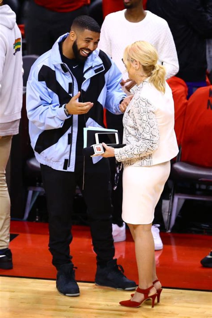 Doris Burke Height, Weight, Net Worth, Age, Birthday, Wikipedia, Who, Nationality, Biography