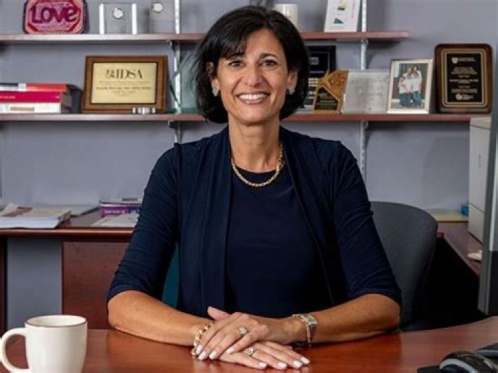 Dr. Rochelle Walensky Height, Weight, Net Worth, Age, Birthday, Wikipedia, Who, Instagram, Biography