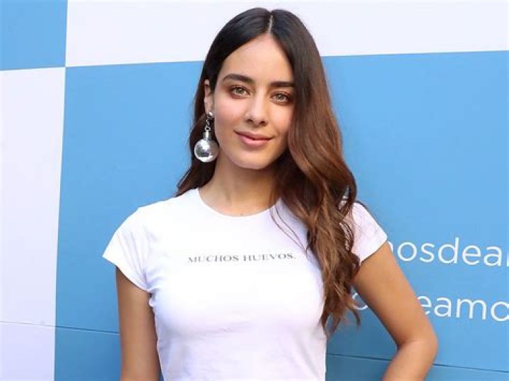 Esmeralda Pimentel Height, Weight, Net Worth, Age, Birthday, Wikipedia, Who, Nationality, Biography