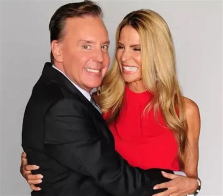How Old Is Mark Kriski Wife Jennifer Gould? Age Gap Between The Journalist Couple