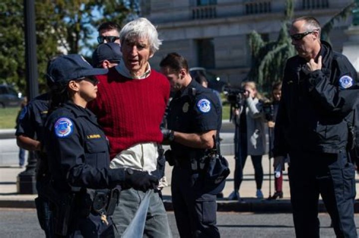 
Is Sam Waterston Arrested Again In 2022? What Happened To Him And Where Is He now? 