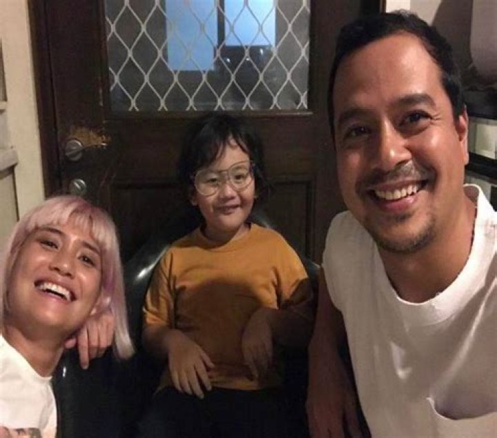 John Lloyd Girlfriend: Is He Dating Isabel Santos? Kids And Net Worth