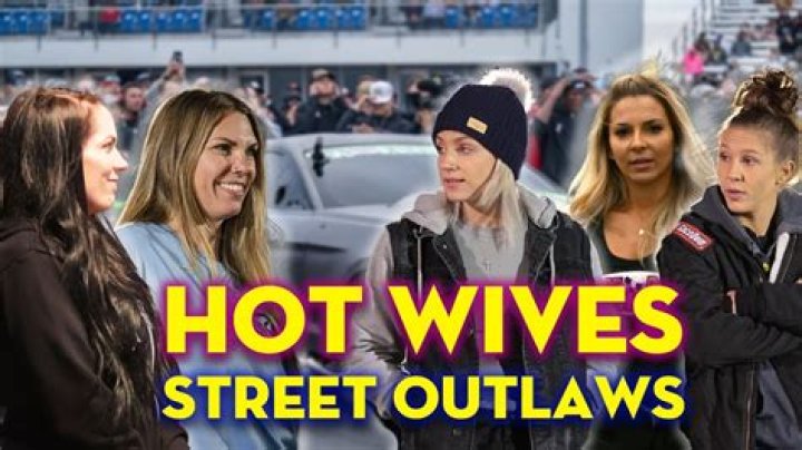 
Lee Roberts Street Outlaws Wife Brittany Johnson and Family 