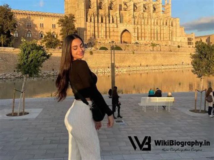 Maria González Giménez Height, Weight, Net Worth, Age, Birthday, Wikipedia, Who, Nationality, Biography
