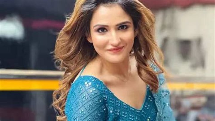 
Riya Kishanchandani Height, Weight, Net Worth, Age, Birthday, Wikipedia, Who, Nationality, Biography 