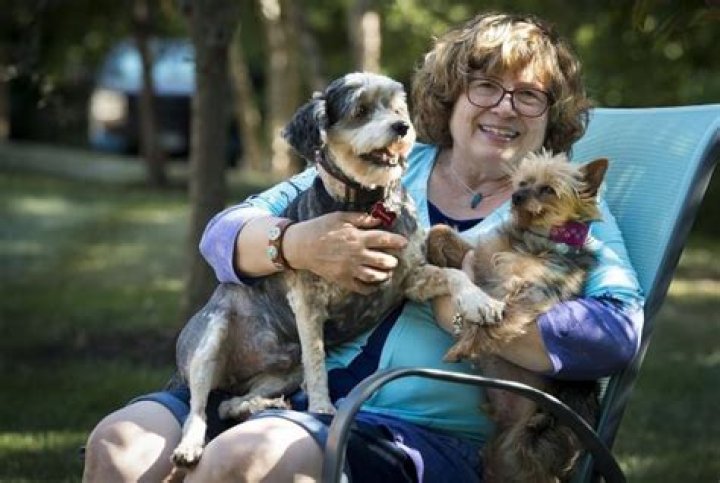 
Toby Dorr aka The Dog Lady of Lansing Prison Helped John Manard Escape Prison – Where Is She Today? 