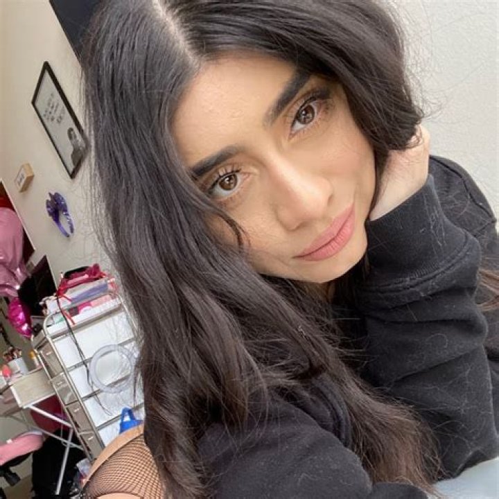 Violet Myers Death Hoax- Adult Actress Is Alive Not Dead