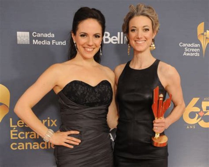 
Who is Zoie Palmer from “Dark Matter”? Her Wiki: Net Worth, Dating, Husband, Wedding, Salary, Bio 
